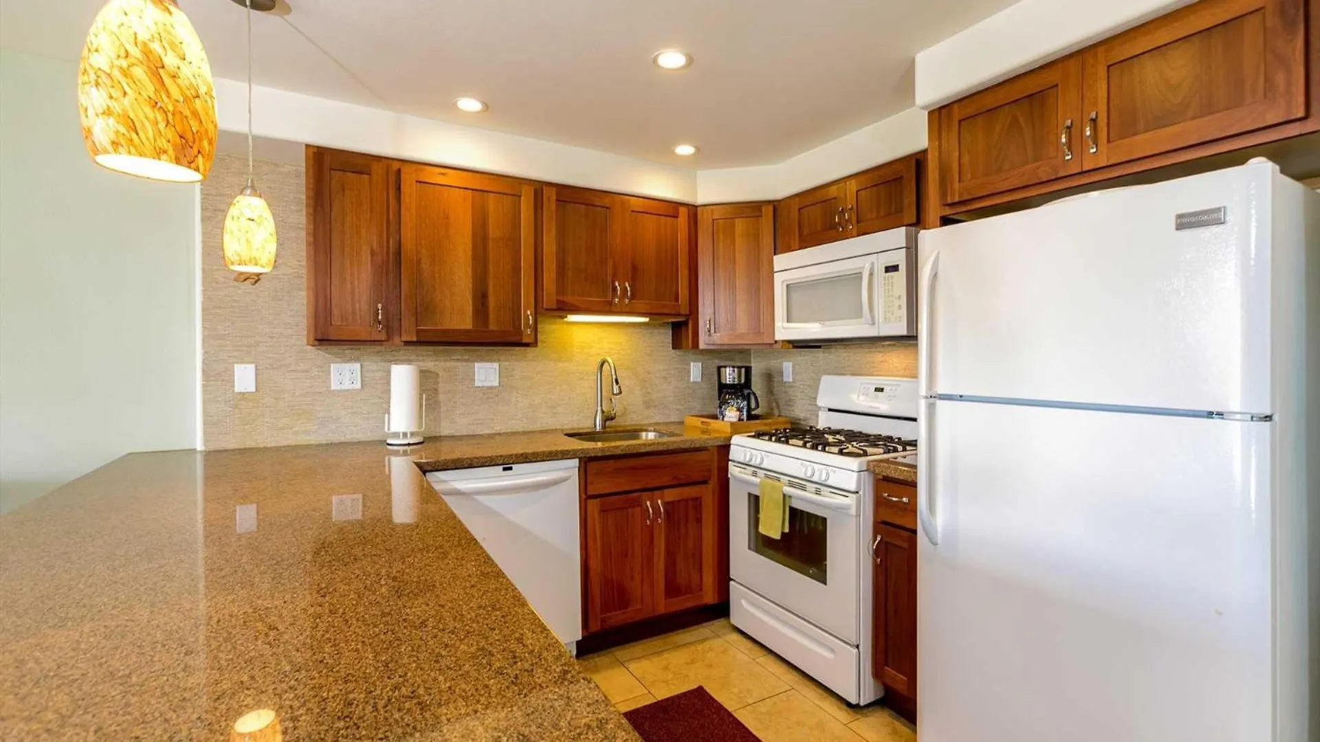Kihei Akahi Resort - Unit C405 维雷亚 度假居